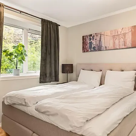 Dinbnb I Family I Fully Equipped & Parking Opportunities